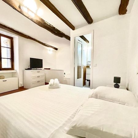 Acquassoma Vielle Ville Duplex Menton Exteriör bild